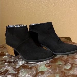 Qupid Women’s Boots Sz. 10